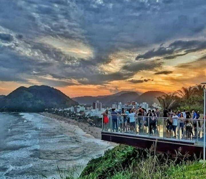 Apto A Menos De 5 Minutos Da Praia Das Asturias! Guarujá Kültér fotó